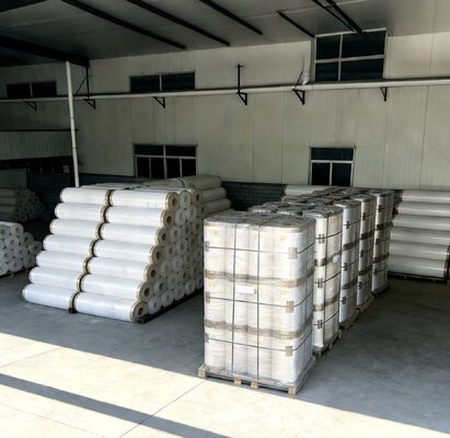 Phim nhựa nhựa nhựa nhựa có độ dày 17-45 micron có độ cứng mềm, tái chế và thân thiện với môi trường để có độ bóng lâu dài