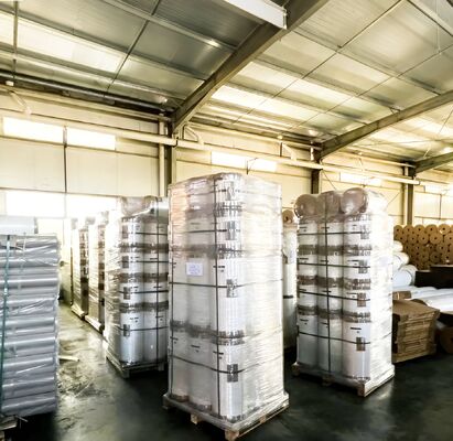 Trên 90 GU Gloss Level Gloss Lamination Film với chống ẩm và điều trị corona hai mặt