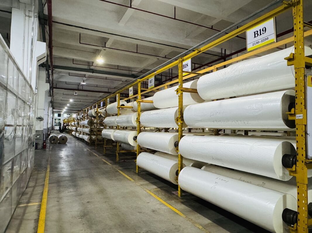 Bộ phim sơn nhiệt PET tinh khiết cao với độ sáng hơn 90 độ và độ dày 11-250 micron cho sơn nhiệt